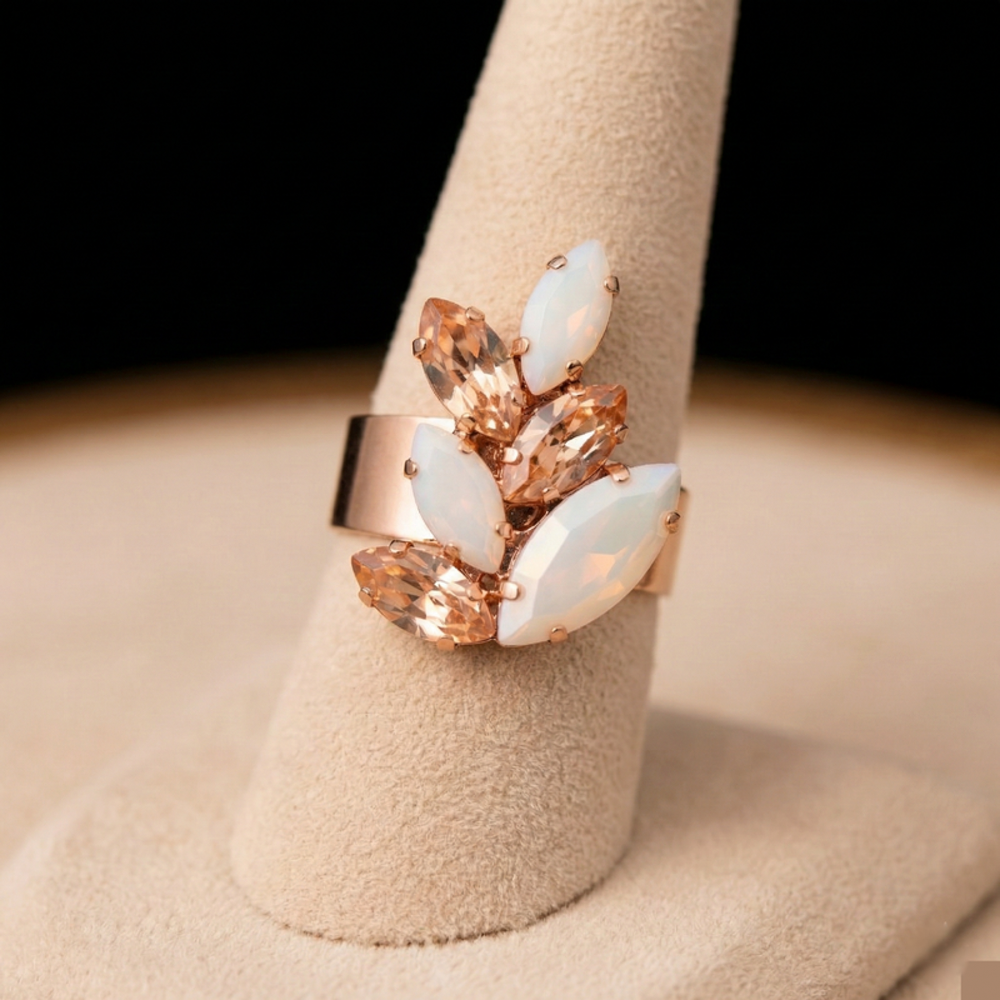 Inari_anello__ORO ROSA_BIANCO,OPALE PESCA