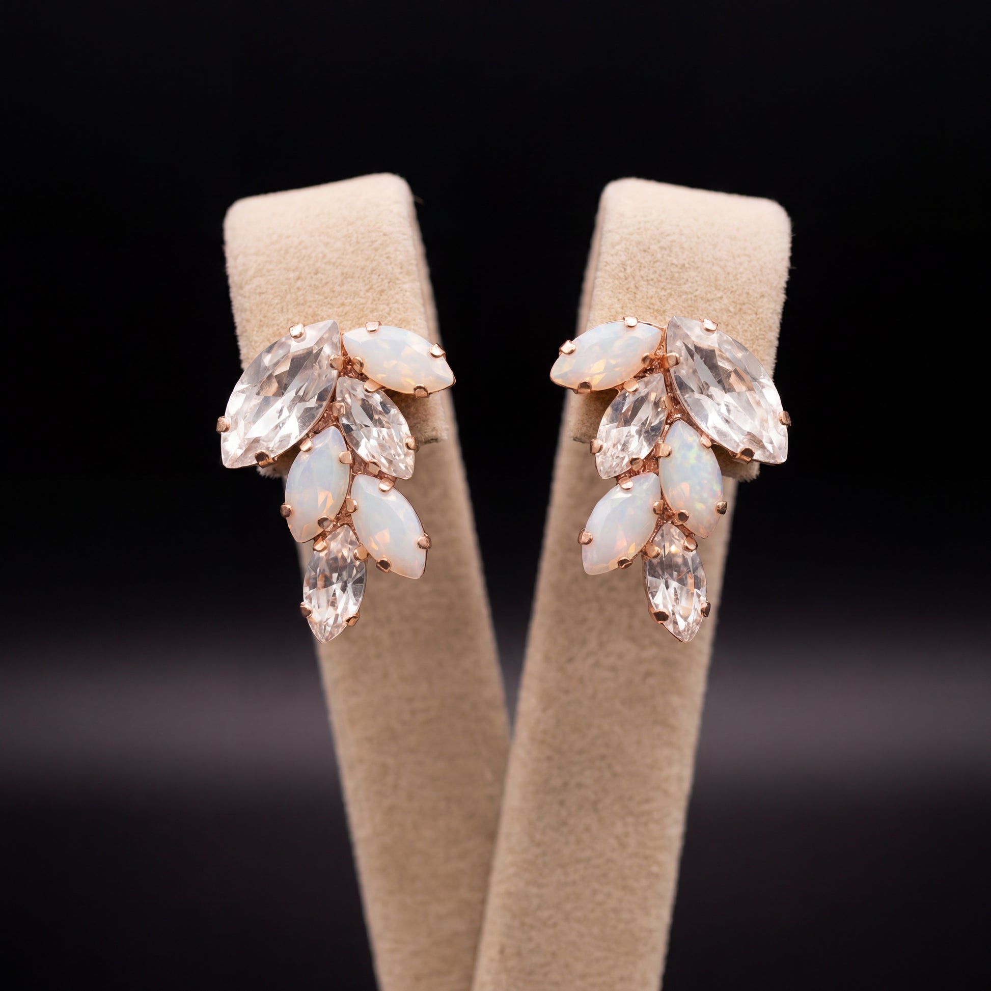 Inari orecchini - Oro Rosa - Bianco Opale Crystal
