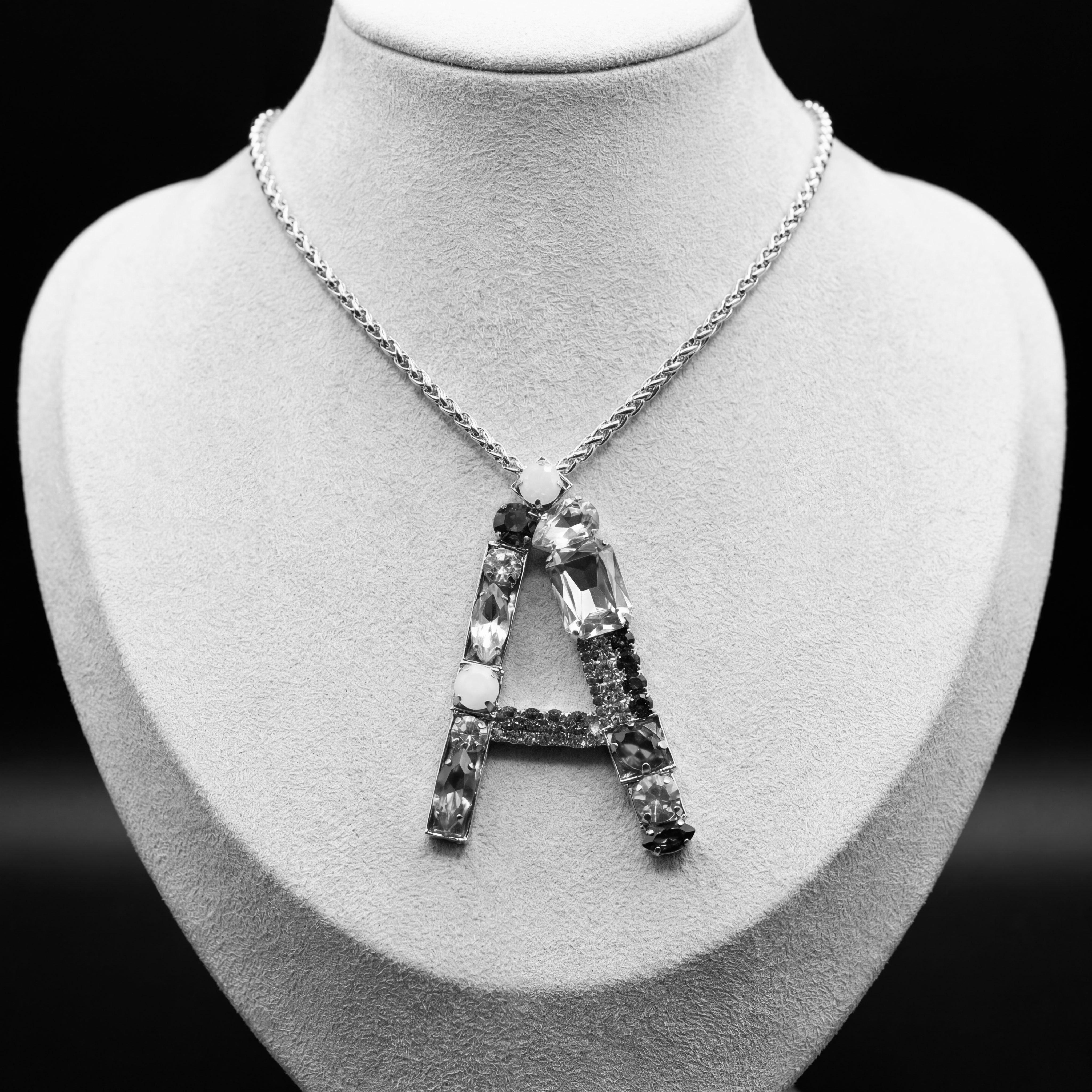Collana lettera A