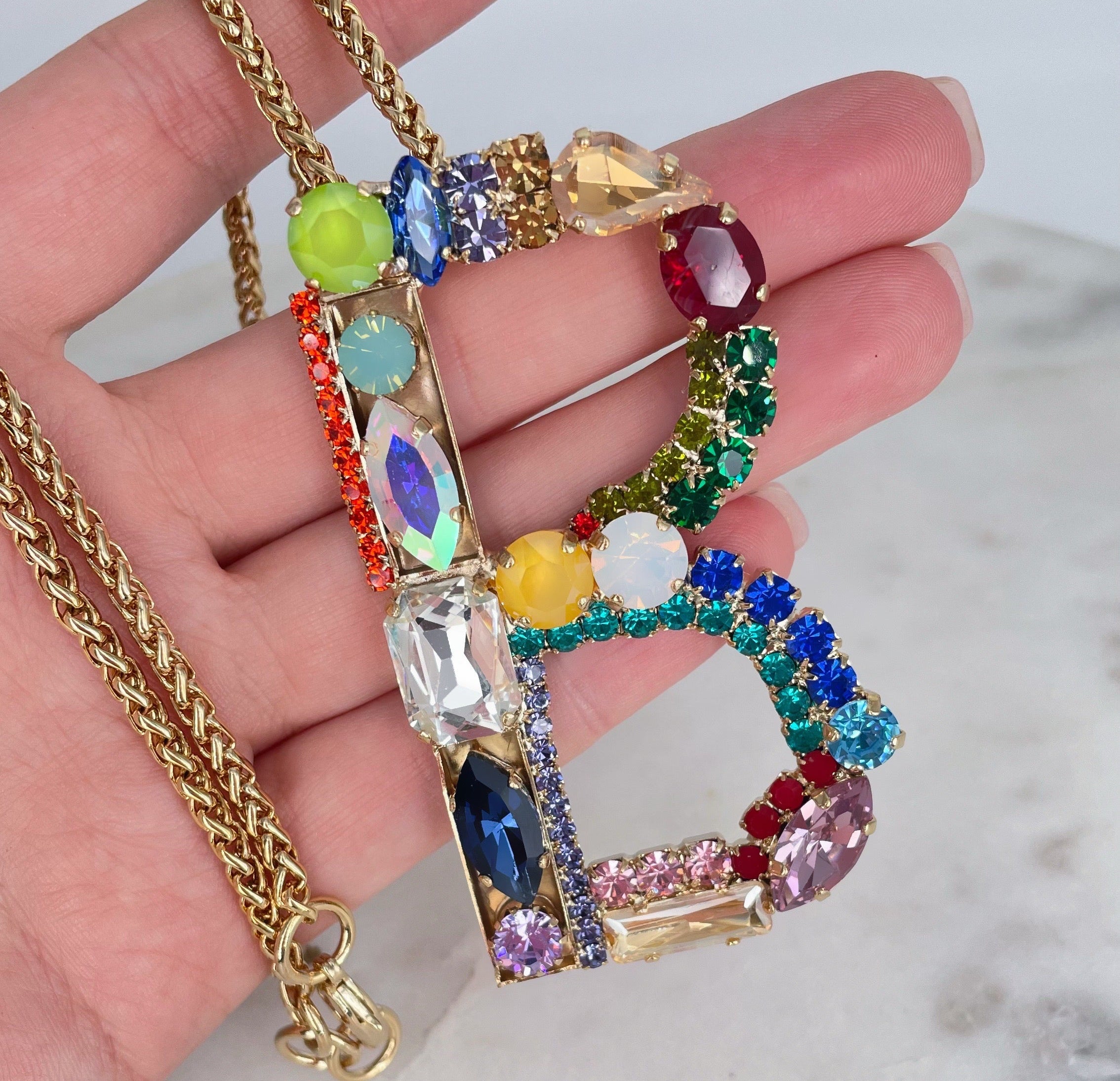 Collana lettera B
