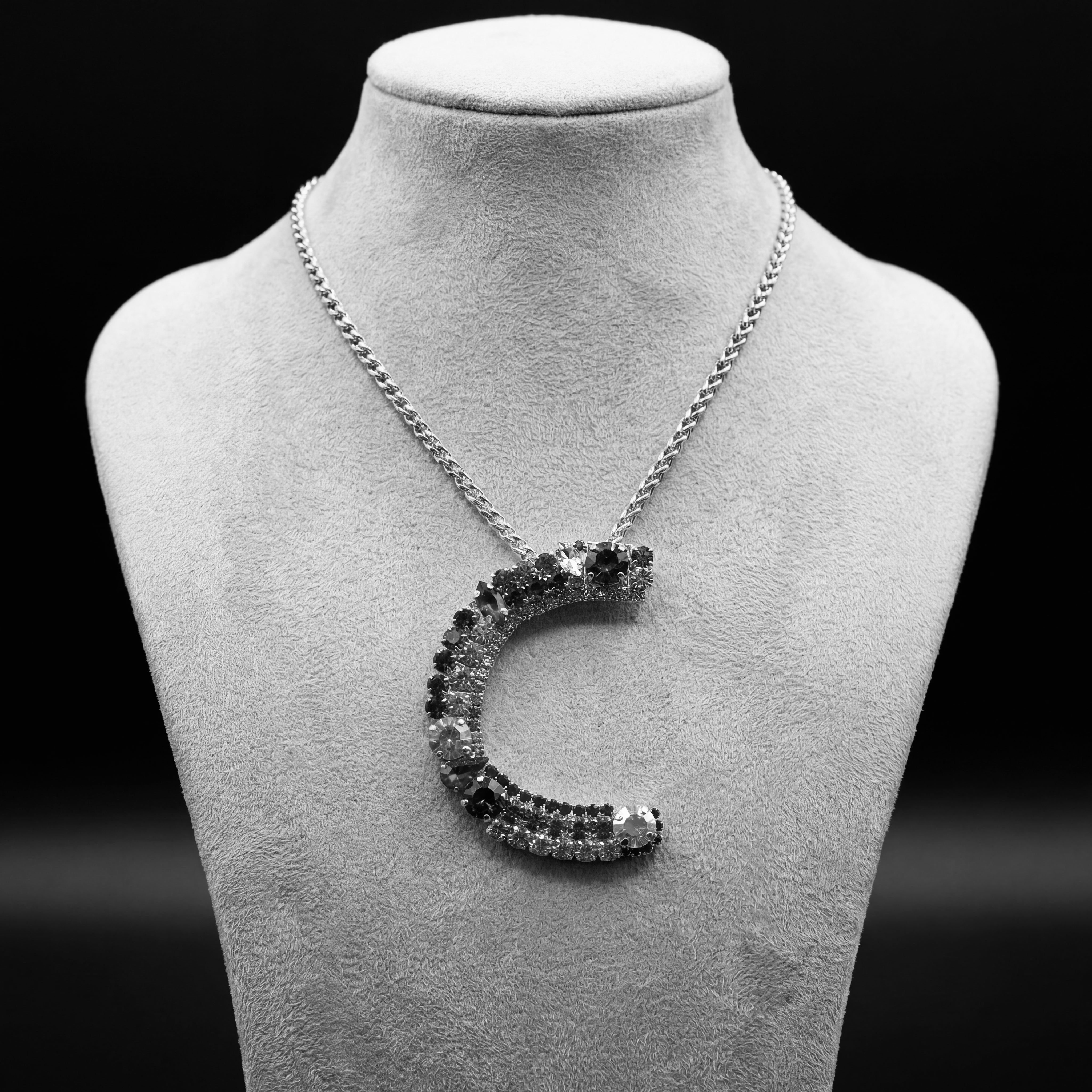 Collana lettera C