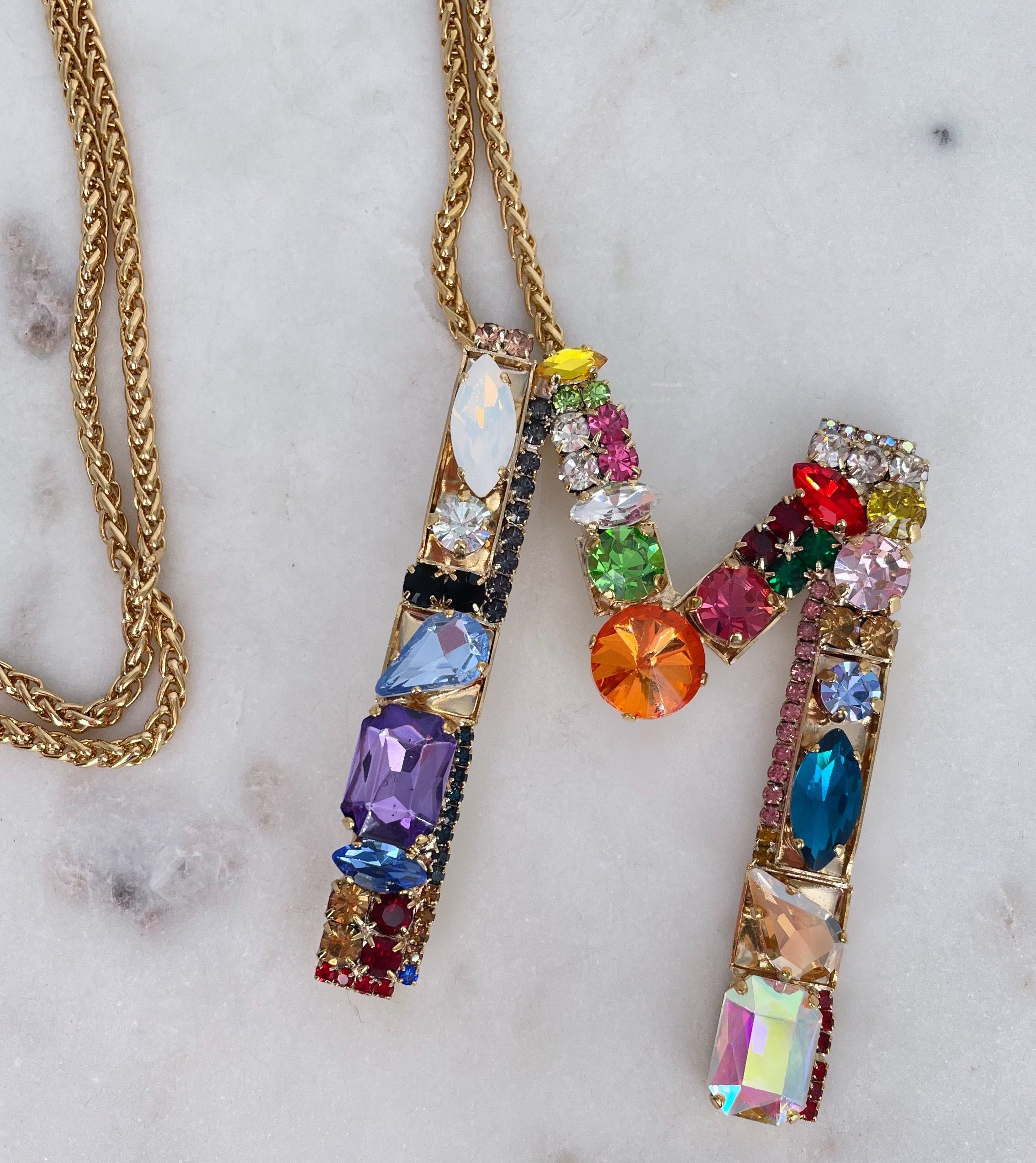 Collana lettera M