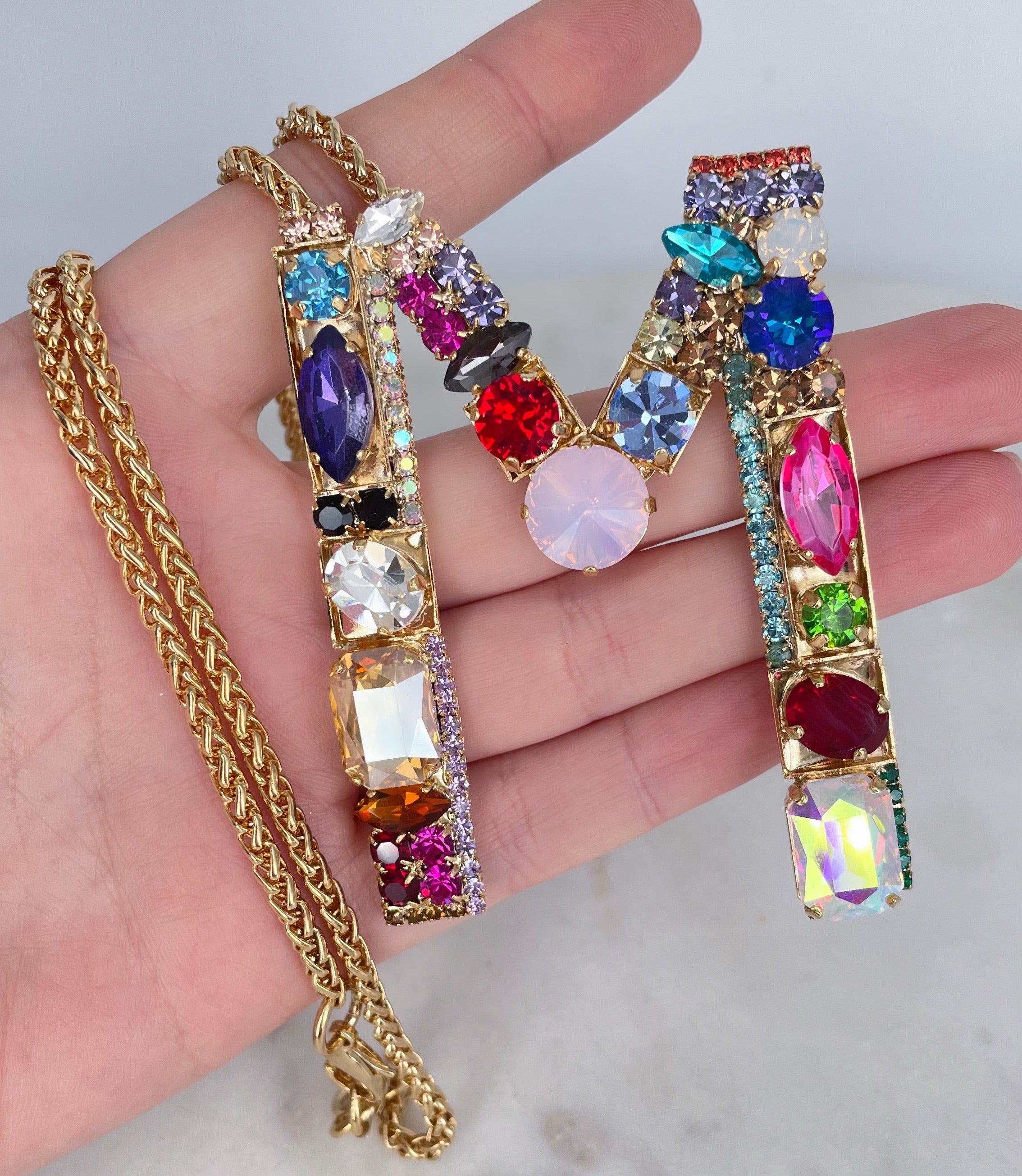 Collana lettera M