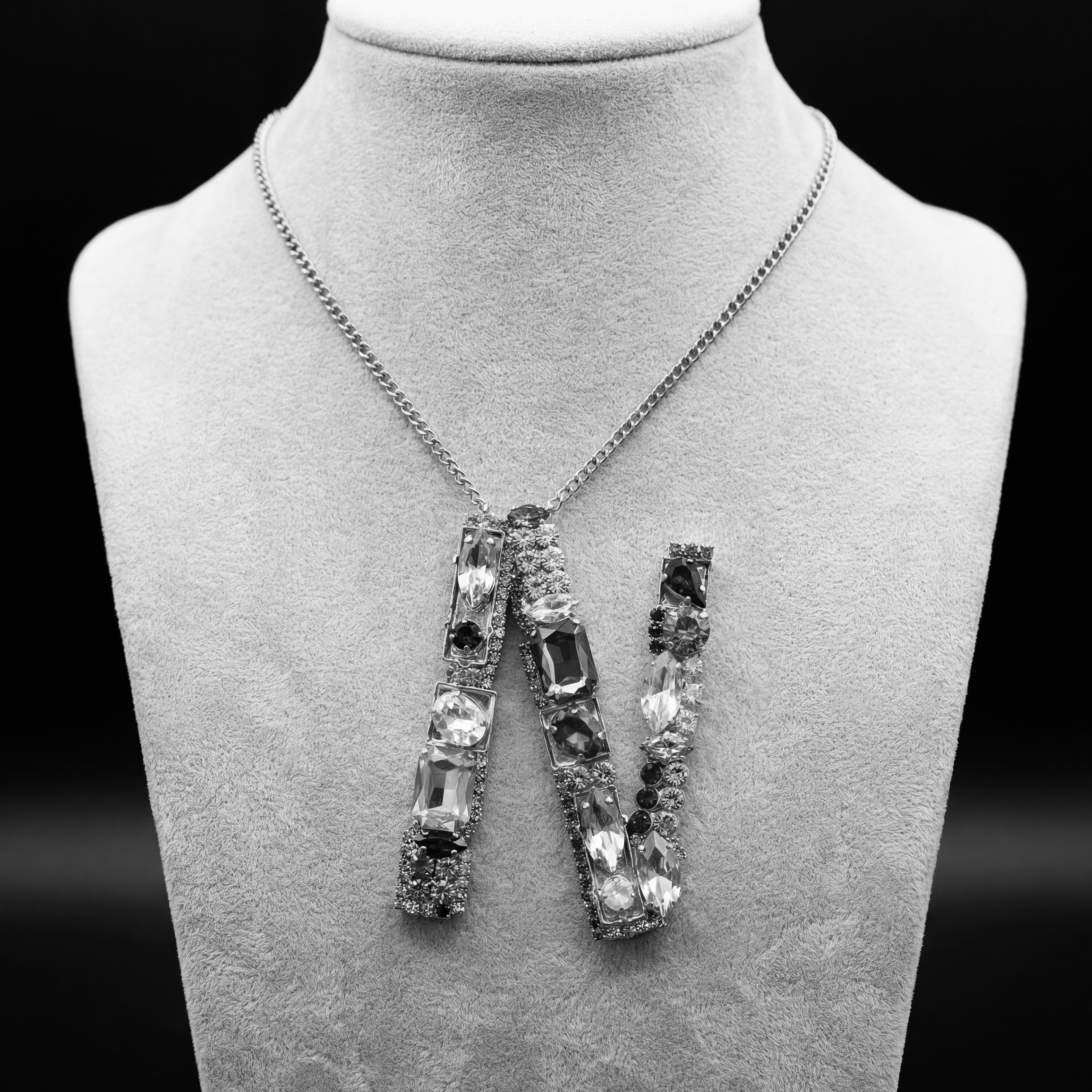 Collana lettera N