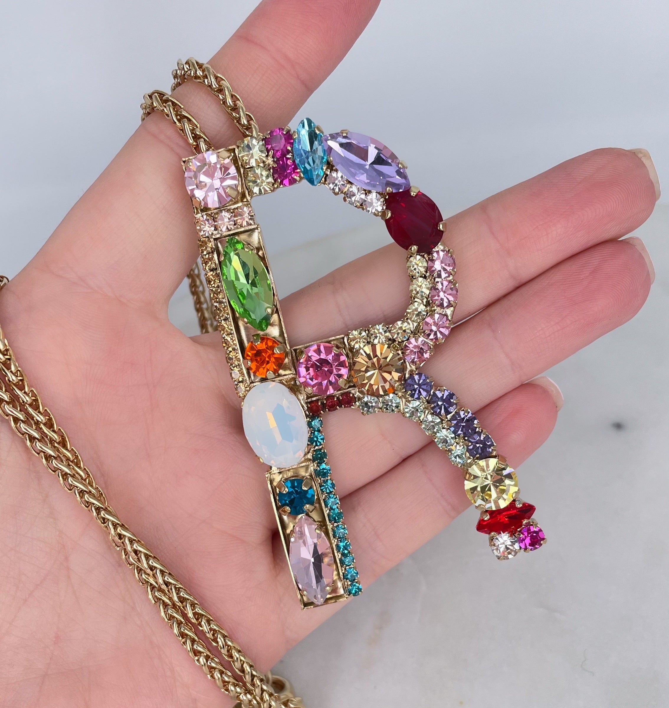 Collana lettera R