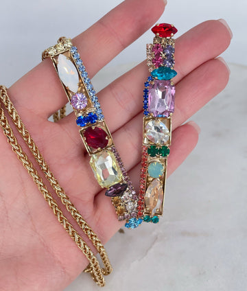 Collana lettera V