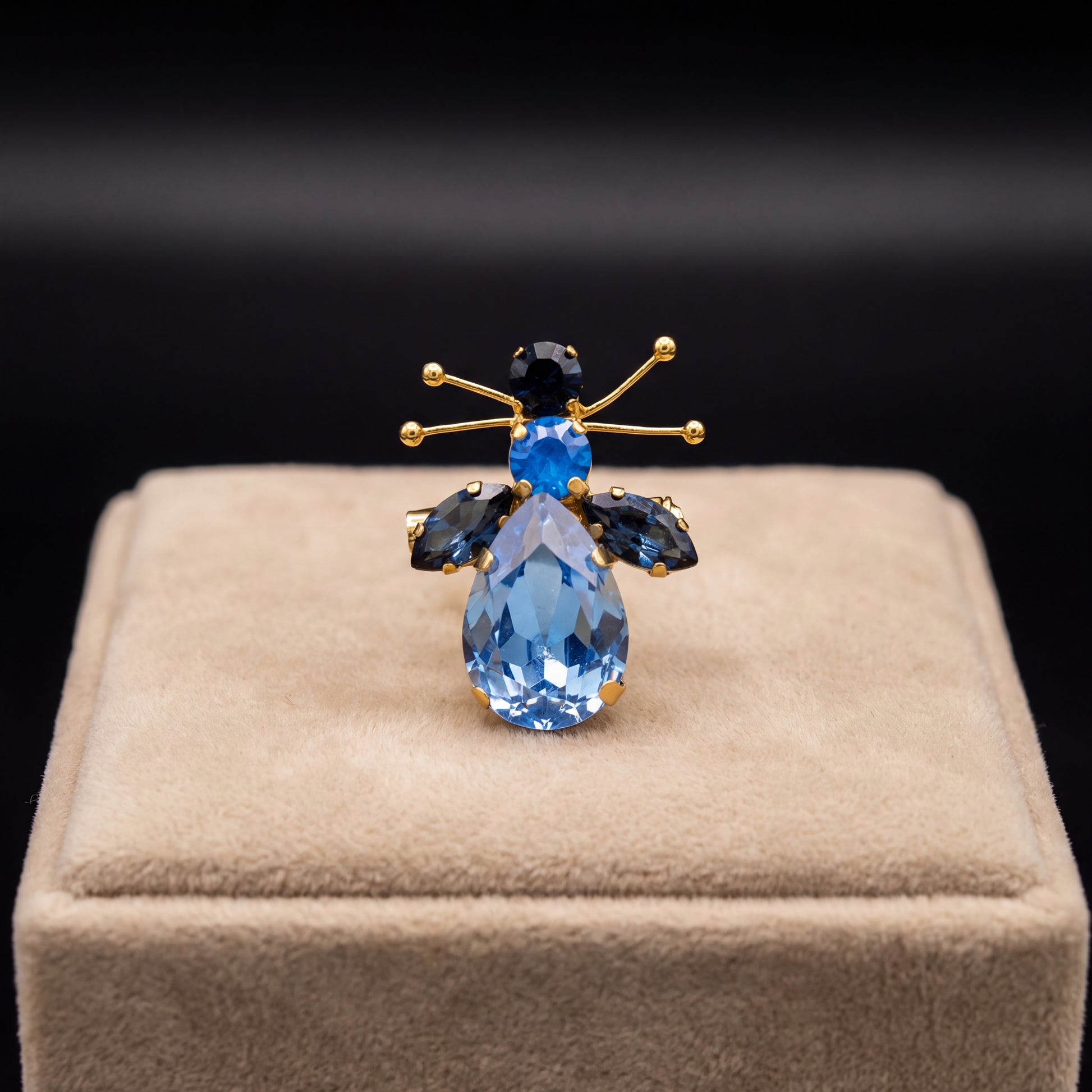 Spilla Bug - Oro Giallo - Blu Montana Azzurro Polvere